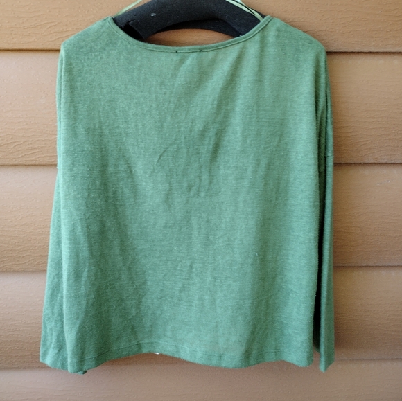 Sweater - Picture 6 of 7